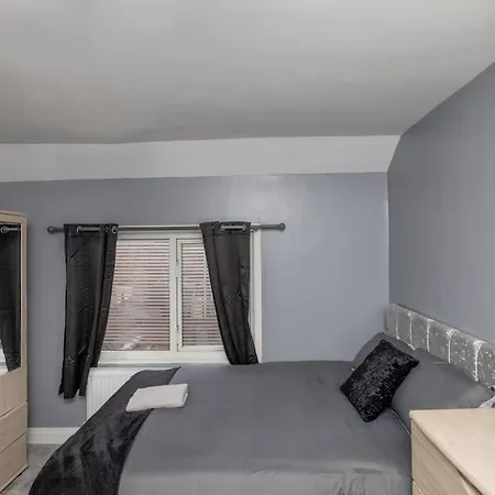 Appartement Town Centre Town House Free Wifi And Free On Street Parking