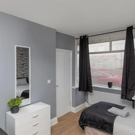 Town Centre Town House Free Wifi And Free On Street Parking