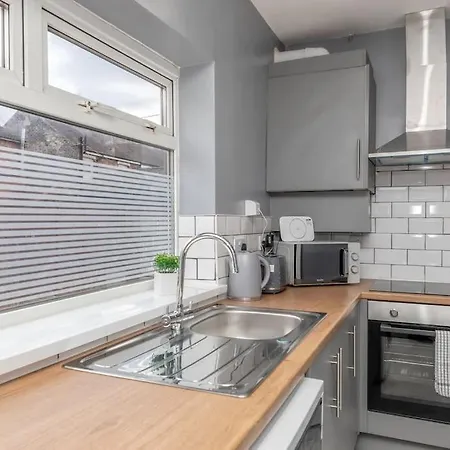 Town Centre Town House Free Wifi And Free On Street Parking