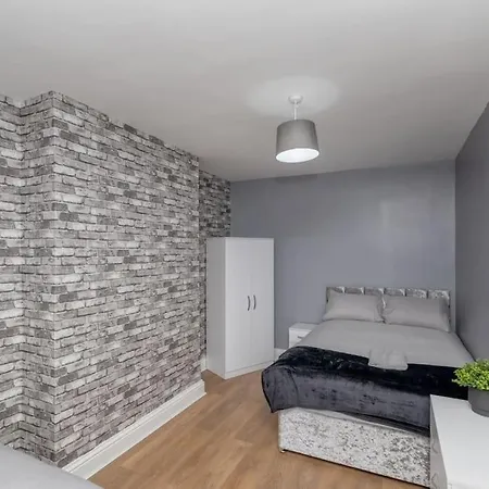 Town Centre Town House Free Wifi And Free On Street Parking Apartamento *